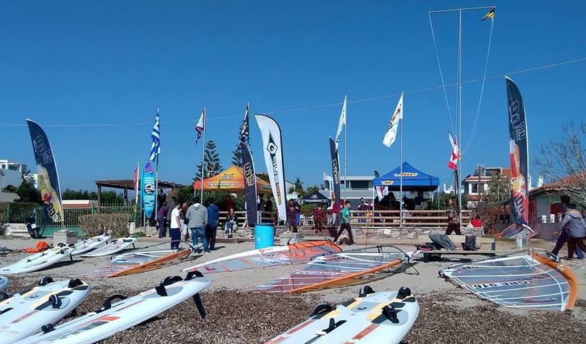 Σημαίες παραλίας σε windsurfing event στη Λούτσα